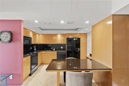 Picture of 3 Grove Isle Dr # C1108, Miami, FL 33133