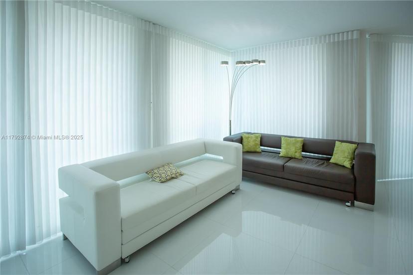 Picture of 3370 Hidden Bay Dr # 3109, Aventura FL 33180