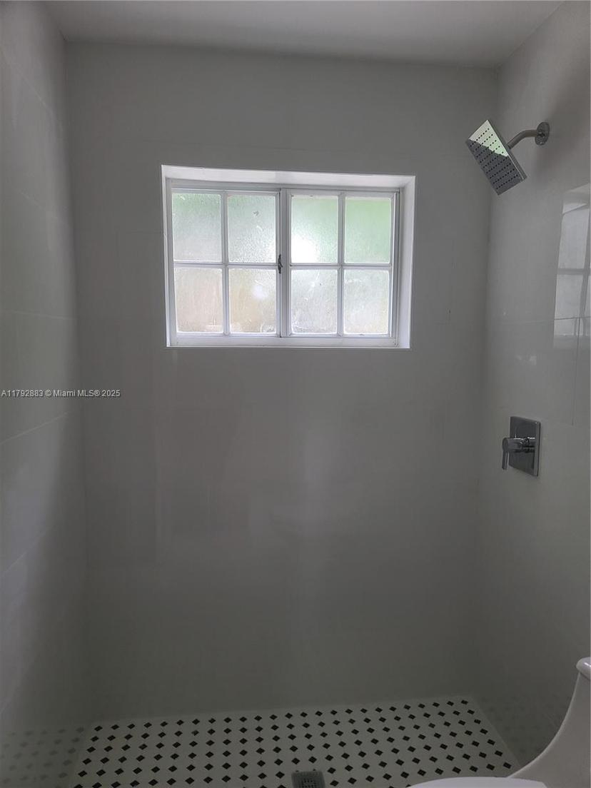 Picture of 8310 NW 185Th Ter, Hialeah FL 33015