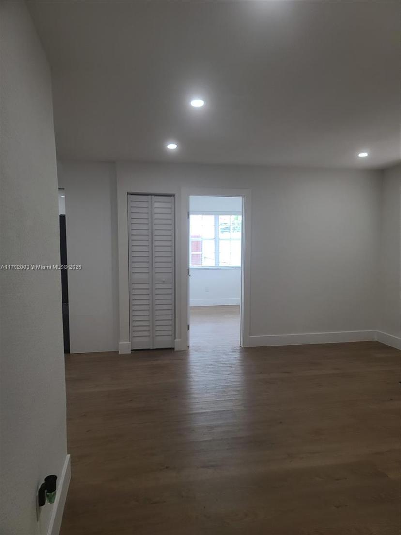 Picture of 8310 NW 185Th Ter, Hialeah FL 33015