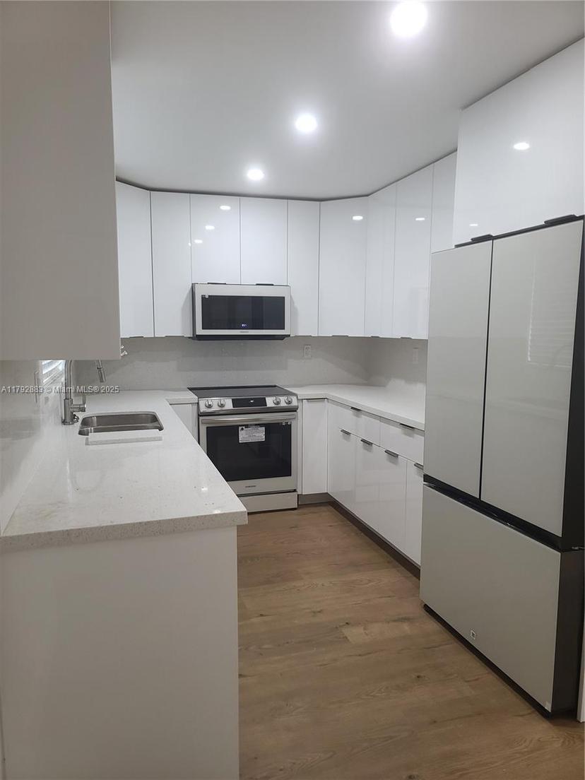 Picture of 8310 NW 185Th Ter, Hialeah FL 33015