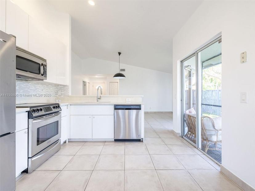 Picture of 1225 Seagrape Cir, Weston FL 33326