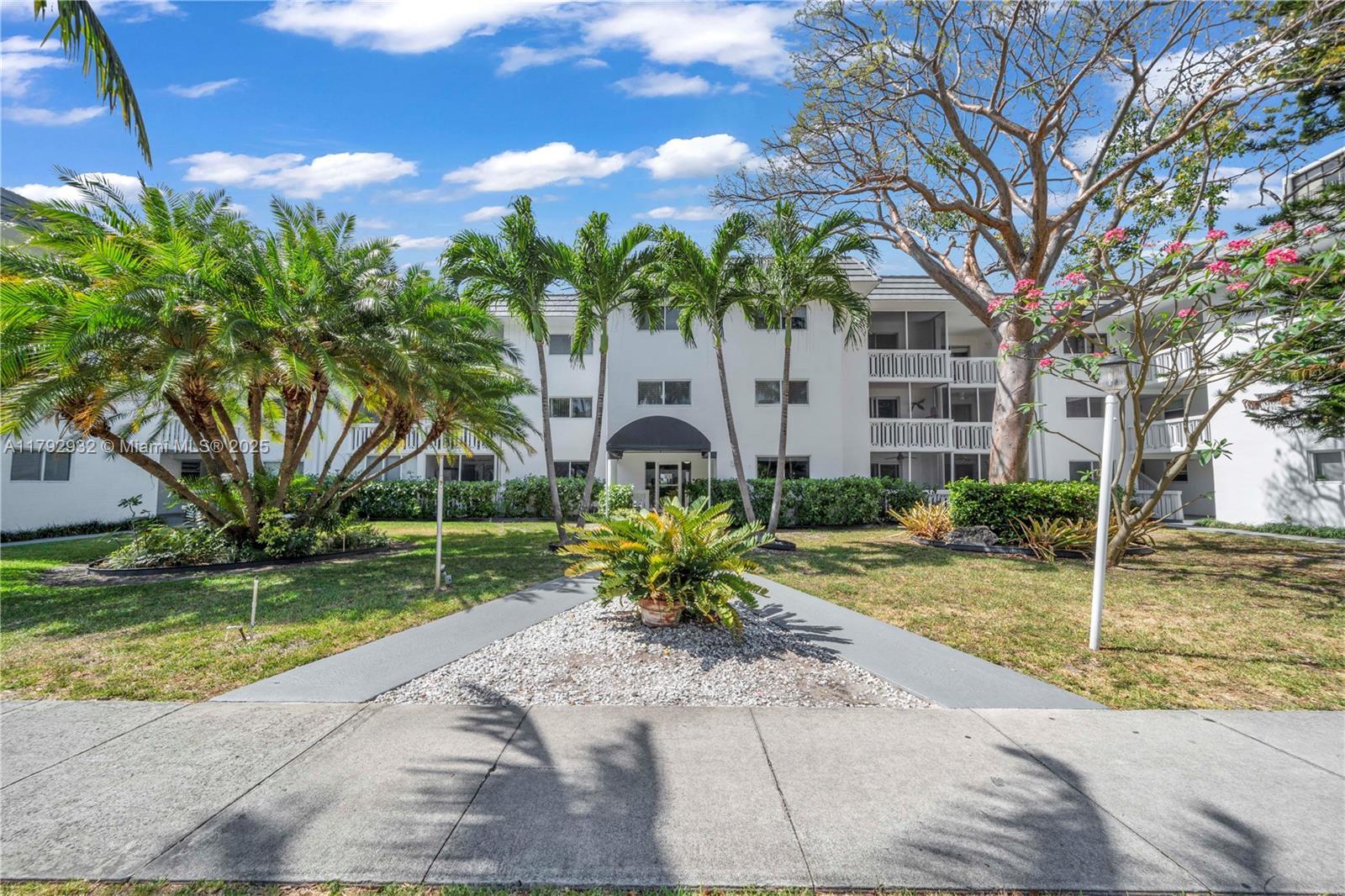 Picture of 200 Galen Dr # 308, Key Biscayne, FL 33149