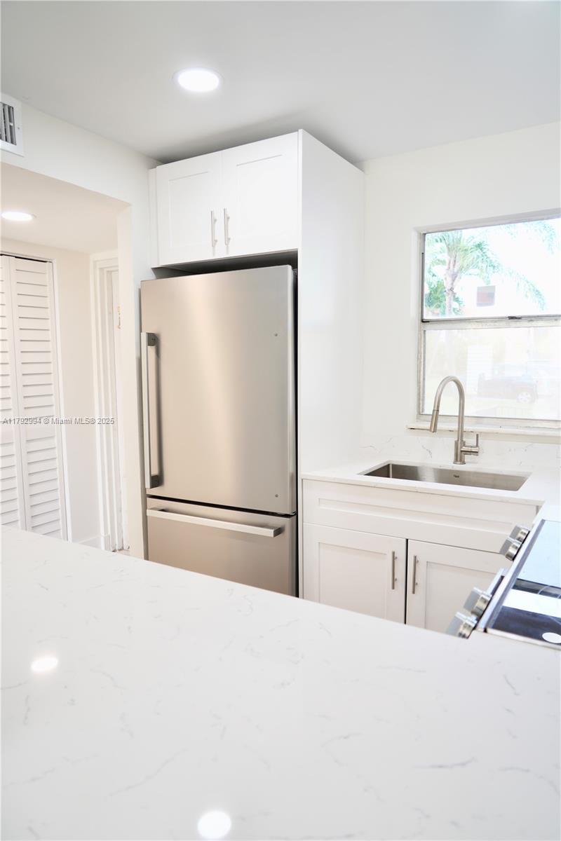 Picture of 9041 Sunrise Lakes Blvd # 110, Sunrise FL 33322