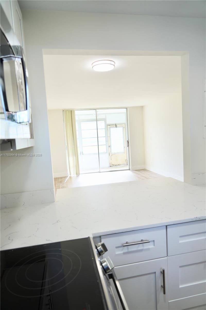 Picture of 9041 Sunrise Lakes Blvd # 110, Sunrise FL 33322