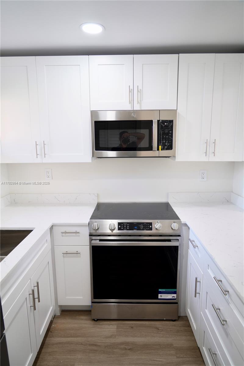Picture of 9041 Sunrise Lakes Blvd # 110, Sunrise FL 33322