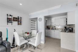Picture of 10401 SW 108Th Ave # 138, Miami, FL 33176