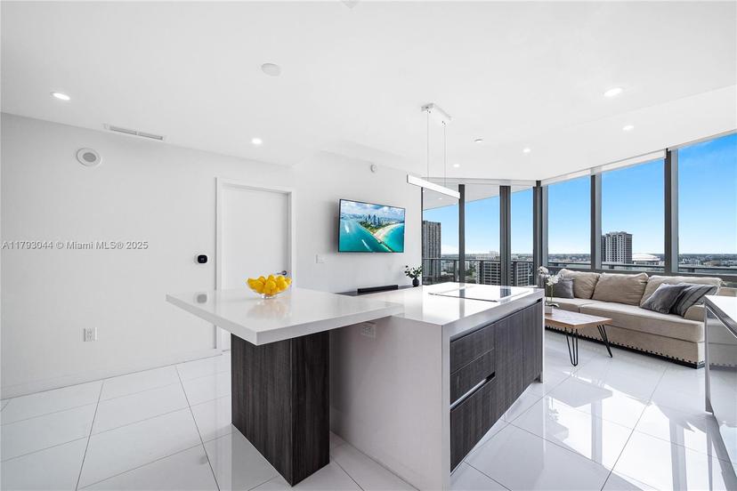 Picture of 851 NE 1St Ave # 2604, Miami FL 33132