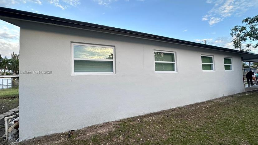 Picture of 2261 NW 51St Ter, Miami FL 33142