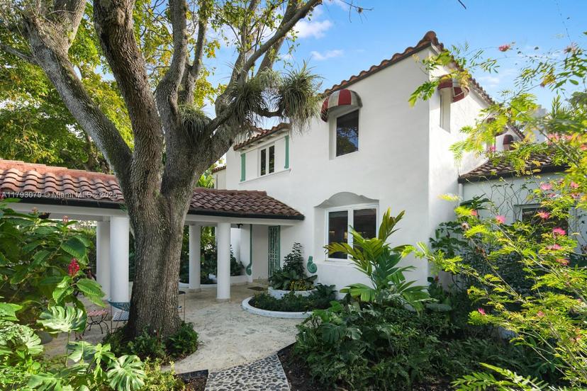 Picture of 3026 Flamingo Dr, Miami Beach FL 33140