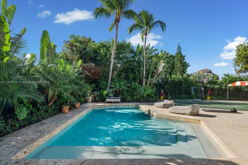 Picture of 3026 Flamingo Dr, Miami Beach FL 33140
