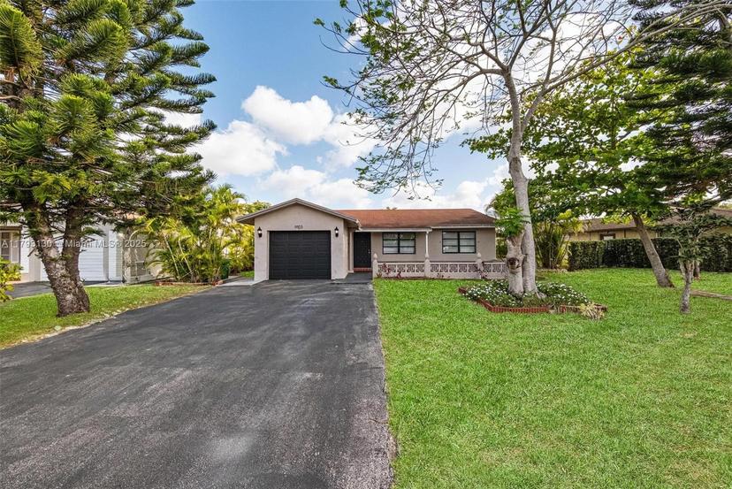 Picture of 9103 NW 81St Ct, Tamarac FL 33321