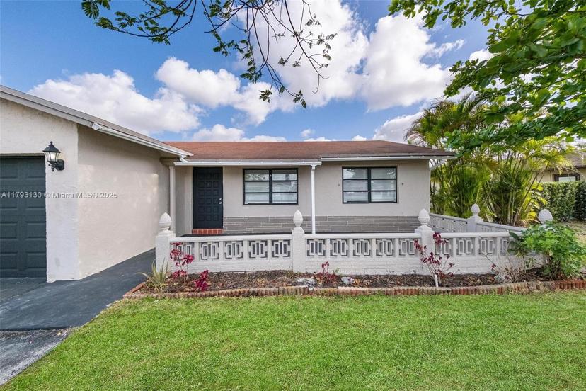 Picture of 9103 NW 81St Ct, Tamarac FL 33321