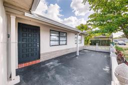 Picture of 9103 NW 81St Ct, Tamarac, FL 33321
