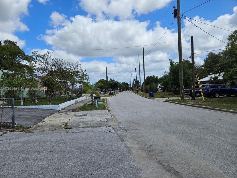 Picture of 1112 Evanston St, Sebring FL 33870