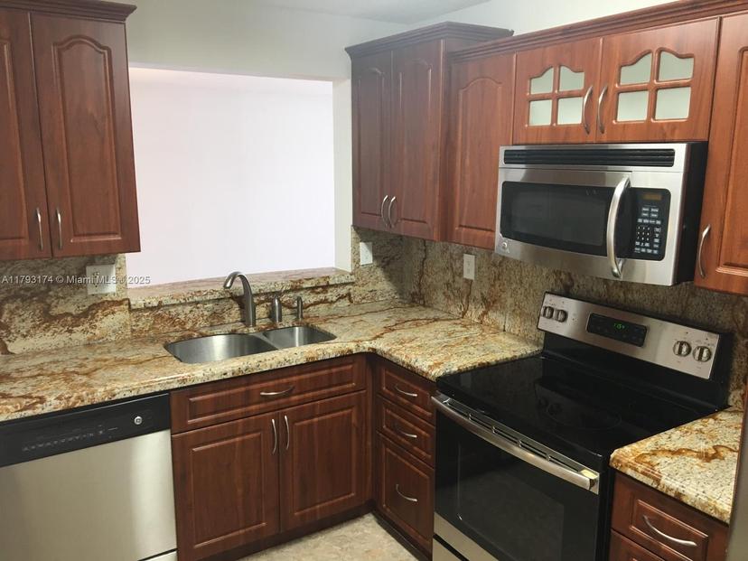 Picture of 1140 NW 125Th Pl # 205, Miami FL 33182