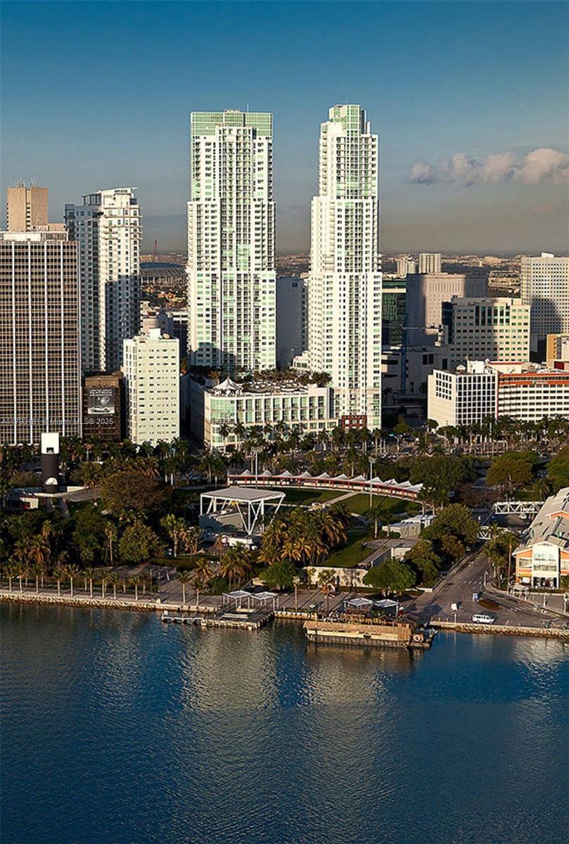 Picture of 253 NE 2Nd St # 3105, Miami, FL 33132