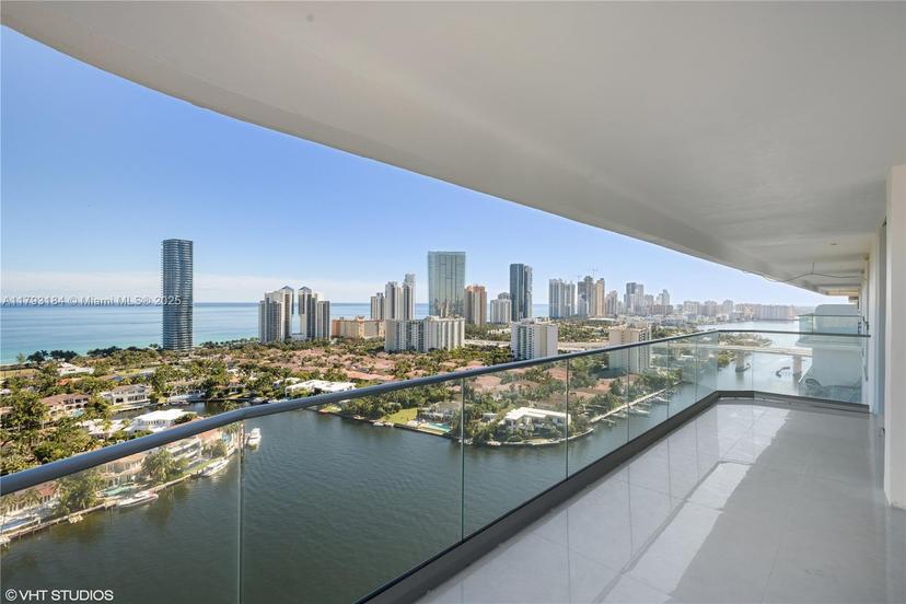 Picture of 19707 Turnberry Way # 28J, Aventura FL 33180