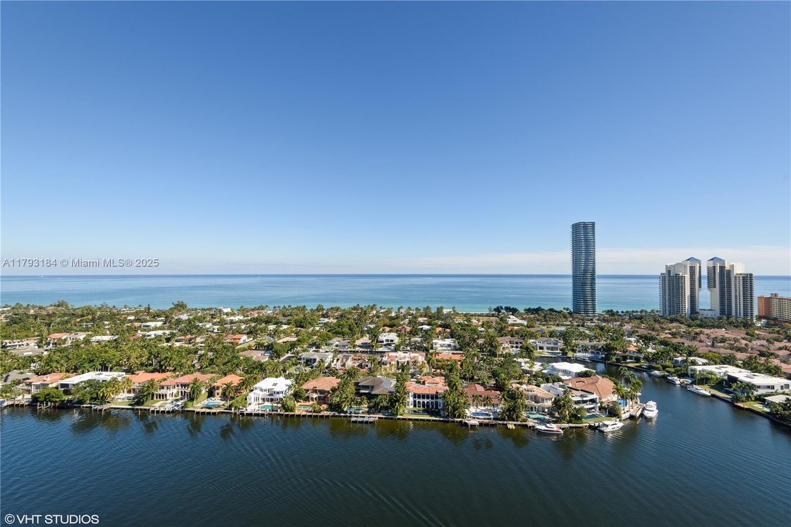 Picture of 19707 Turnberry Way # 28J, Aventura, FL 33180