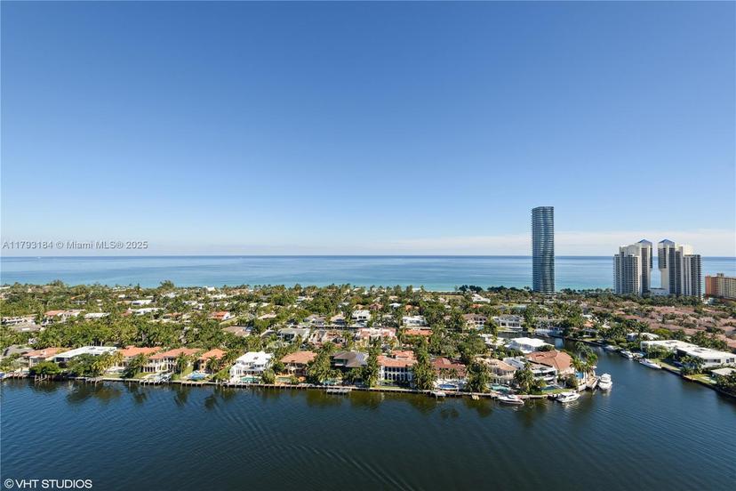 Picture of 19707 Turnberry Way # 28J, Aventura FL 33180