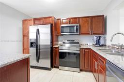 Picture of 2767 S Carambola Cir S # 506, Coconut Creek, FL 33066
