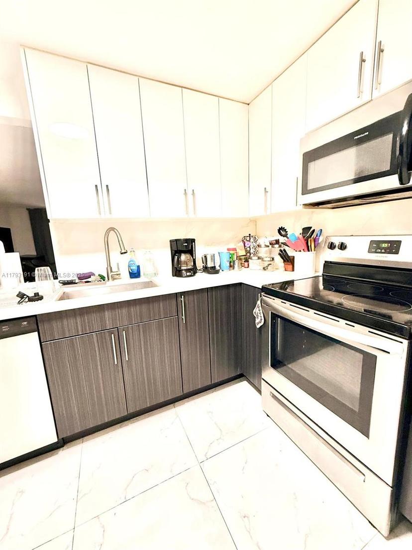 Picture of 1401 NE 191St St # D201, Miami FL 33179