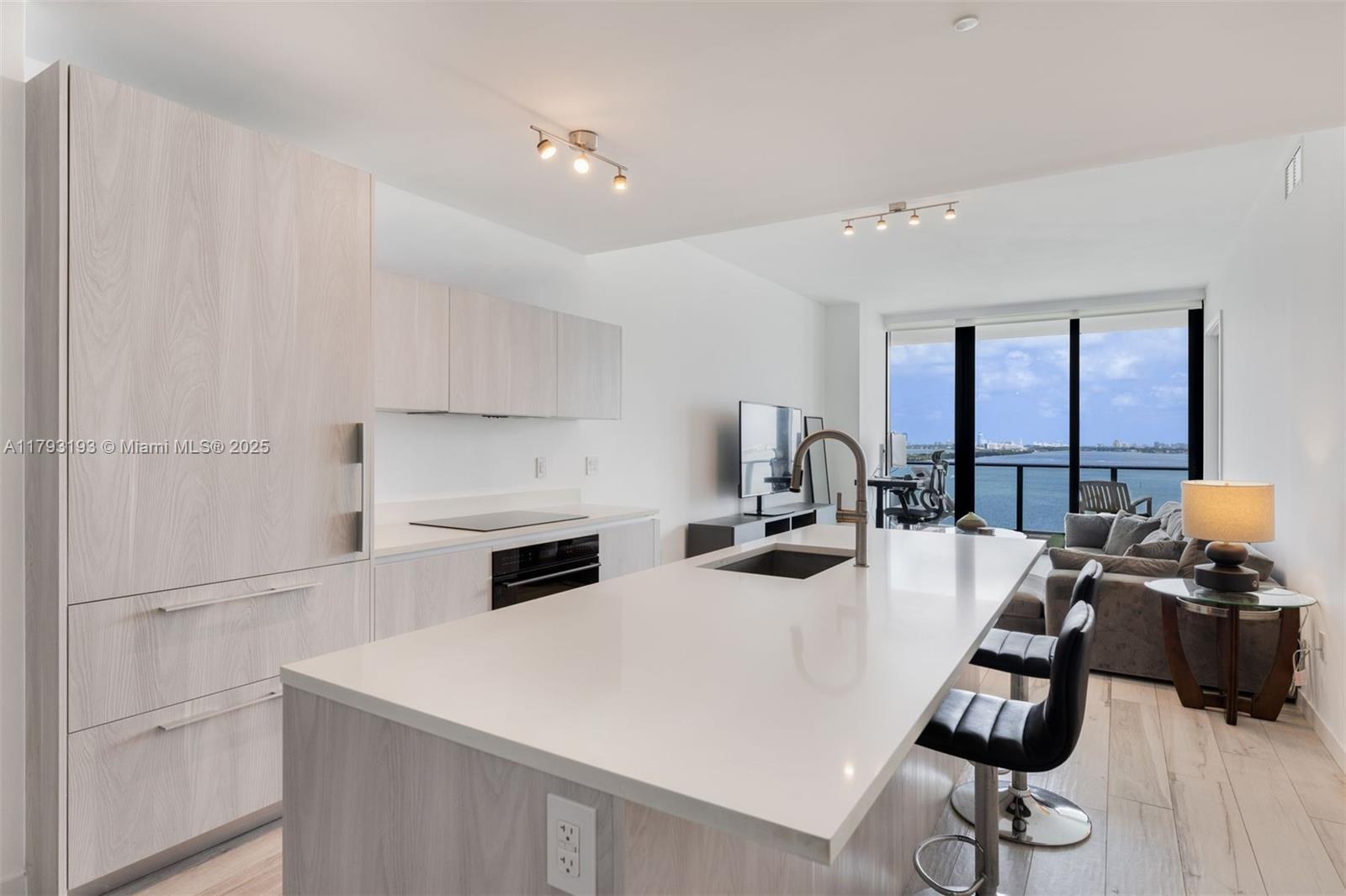 Picture of 480 NE 31St St # 1502, Miami, FL 33137