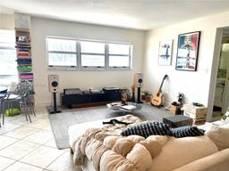 Picture of 1881 Washington Ave # 8C, Miami Beach, FL 33139
