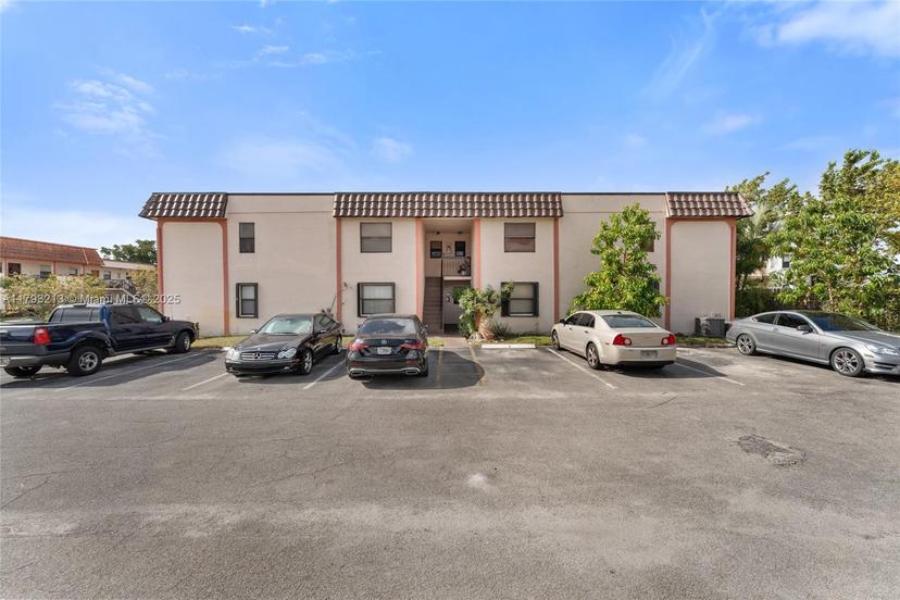 Picture of 20730 NE 8Th Ct # 16, Miami FL 33179