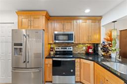 Picture of 20730 NE 8Th Ct # 16, Miami, FL 33179