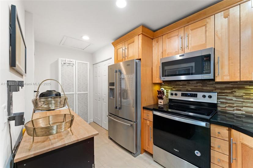 Picture of 20730 NE 8Th Ct # 16, Miami FL 33179