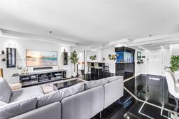 Picture of 665 NE 195Th St # 326, Miami, FL 33179