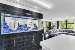 Picture of 665 NE 195Th St # 326, Miami, FL 33179