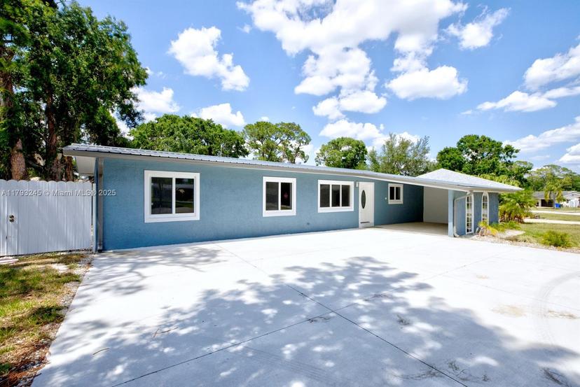 Picture of 1100 Highland Drive, Sebring FL 33870