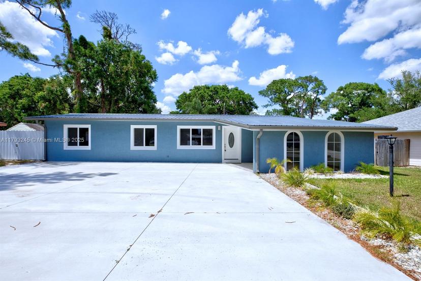Picture of 1100 Highland Drive, Sebring FL 33870