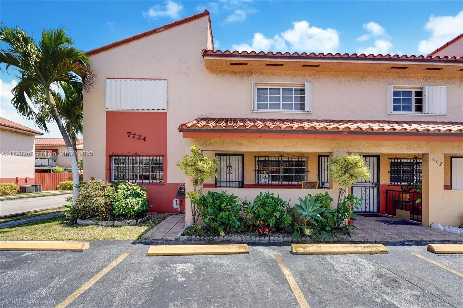 Picture of 7724 W 29Th Ln # 38, Hialeah, FL 33018