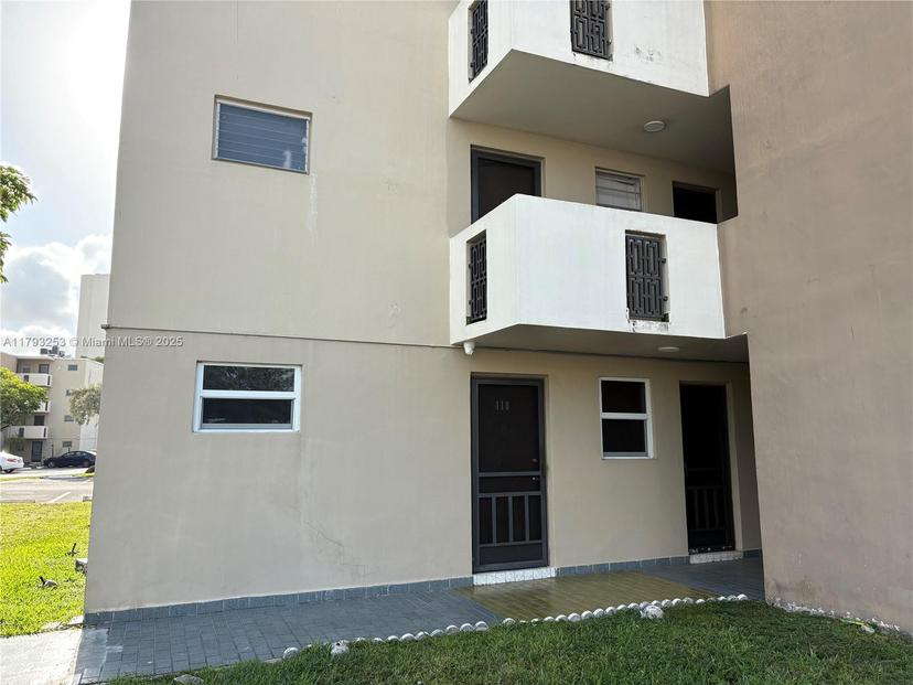 Picture of 1680 NE 191St St # 2, Miami FL 33179