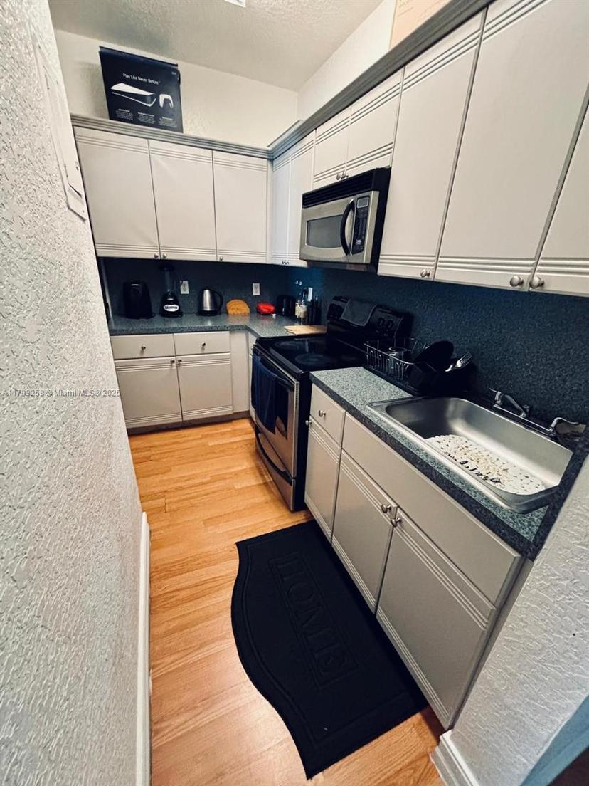 Picture of 820 Euclid Ave # 206, Miami Beach FL 33139