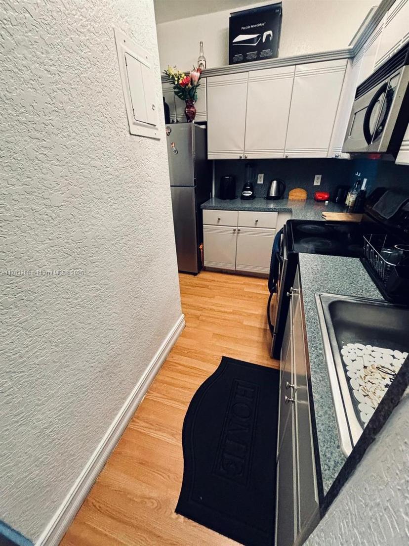 Picture of 820 Euclid Ave # 206, Miami Beach FL 33139
