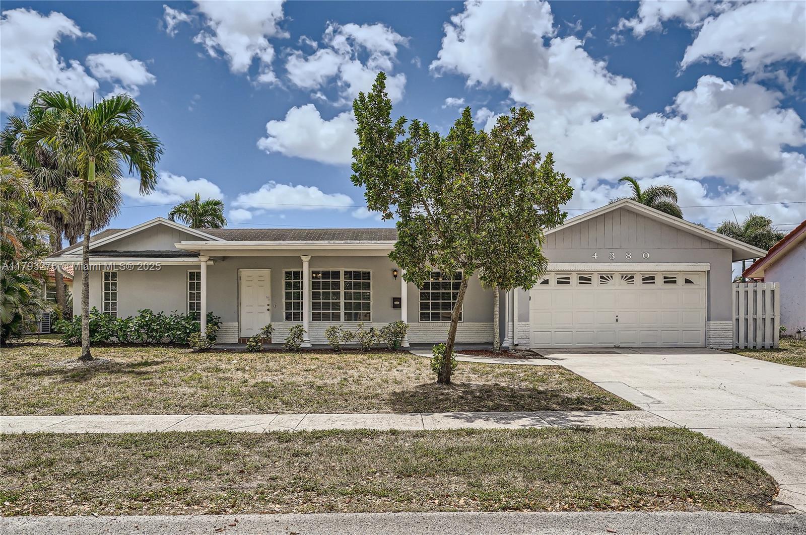Picture of 4380 NW 4Th Ct, Coconut Creek, FL 33066