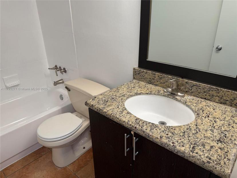 Picture of 492 NW 165Th St Rd # 215, Miami FL 33169