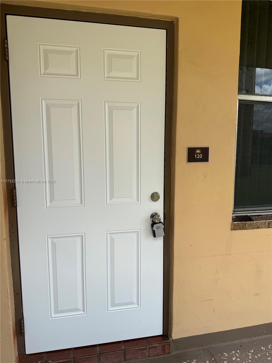 Picture of 9121 Sunrise Lakes Blvd # 120, Sunrise, FL 33322