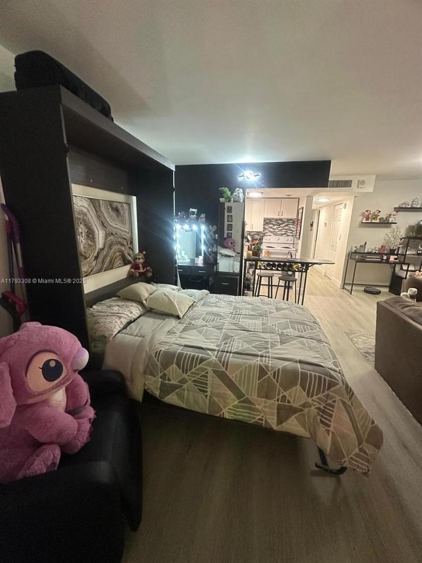 Picture of 6801 Indian Creek Dr # 405, Miami Beach FL 33141