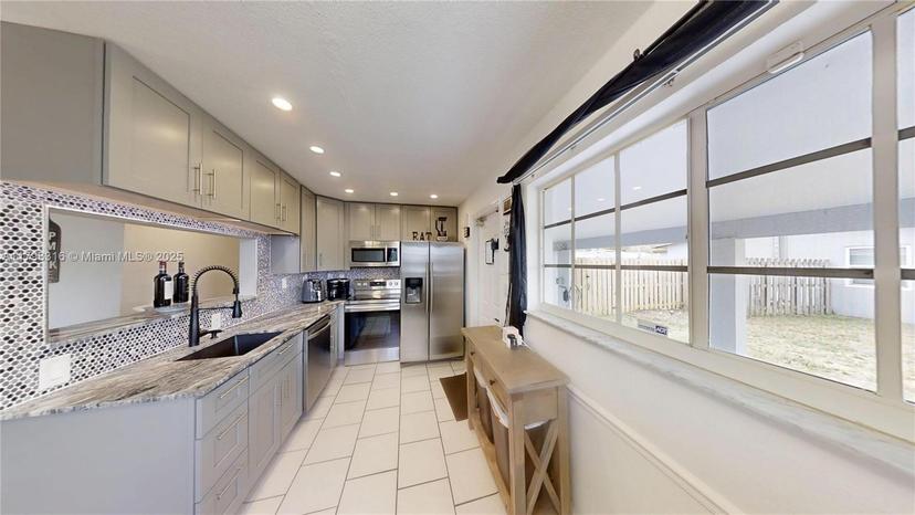 Picture of 1424 E River Dr, Margate FL 33063
