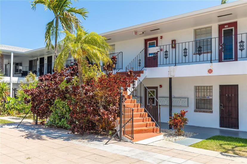 Picture of 1050 Atlantic Shores Blvd # 206, Hallandale Beach FL 33009