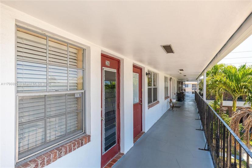 Picture of 1050 Atlantic Shores Blvd # 206, Hallandale Beach FL 33009