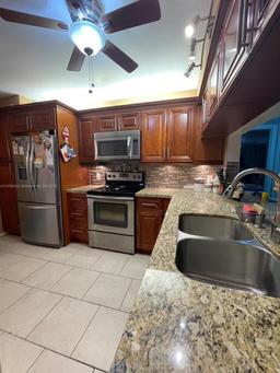 Picture of 10369 NW 24Th Pl # 201, Sunrise, FL 33322