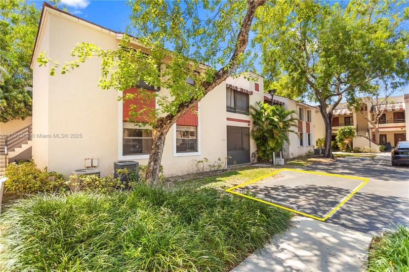 Picture of 20260 NE 3Rd Ct # 3, Miami FL 33179
