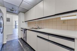 Picture of 2457 Collins Ave # 201, Miami Beach, FL 33140