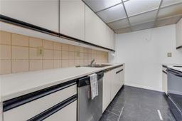 Picture of 2457 Collins Ave # 201, Miami Beach, FL 33140